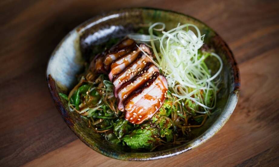 Odkryj, jak balsamiczne kremy mogą uzupełnić Twoje azjatyckie dania.