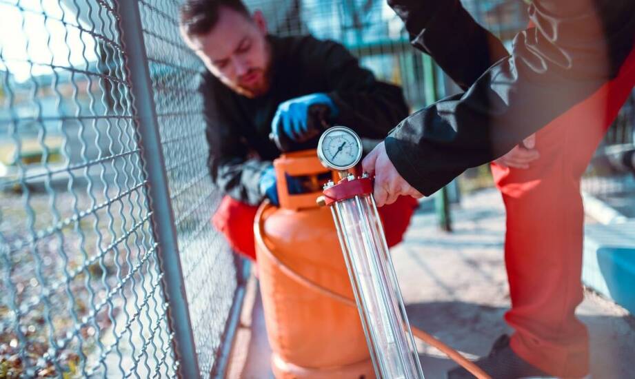 Proces montażu modułowych stacji paliw – krok po kroku