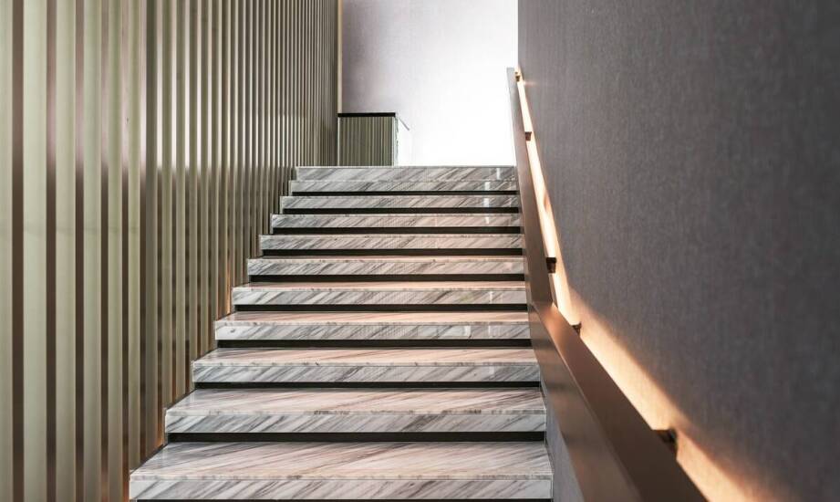 Jakie akustyczne rozwiązania można zintegrować z fotelami do sal koncertowych?