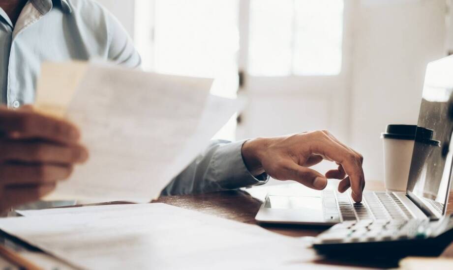 Ubezpieczenia dla przedsiębiorstw – kluczowe aspekty wyboru odpowiedniej polisy