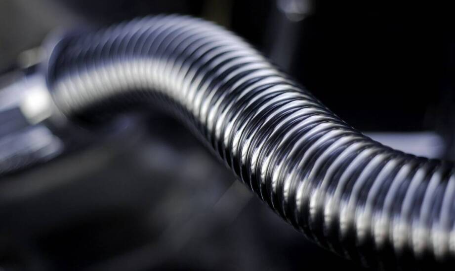 Jak materiał wykonania haka wpływa na jego trwałość w Fordzie S-Max?