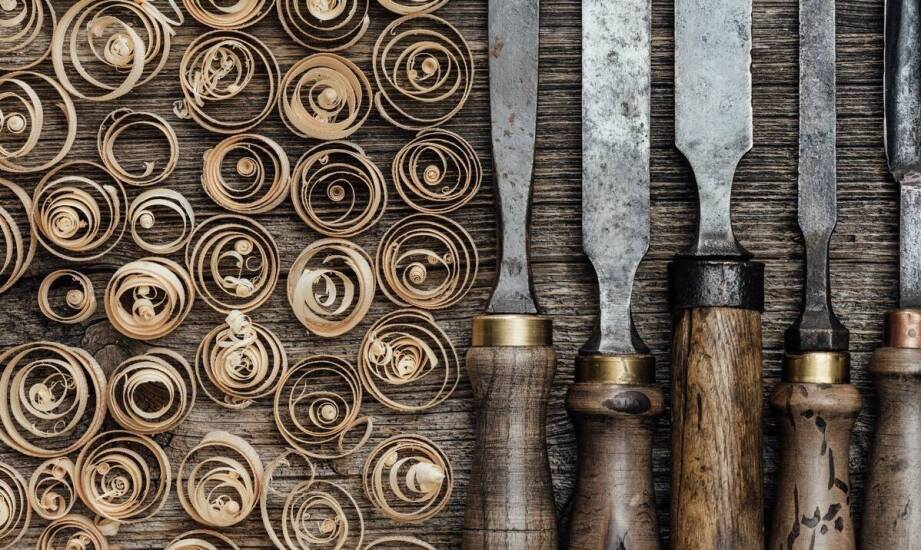 Jak wybrać trwałe złote gałki do szaf w pokoju młodzieżowym?