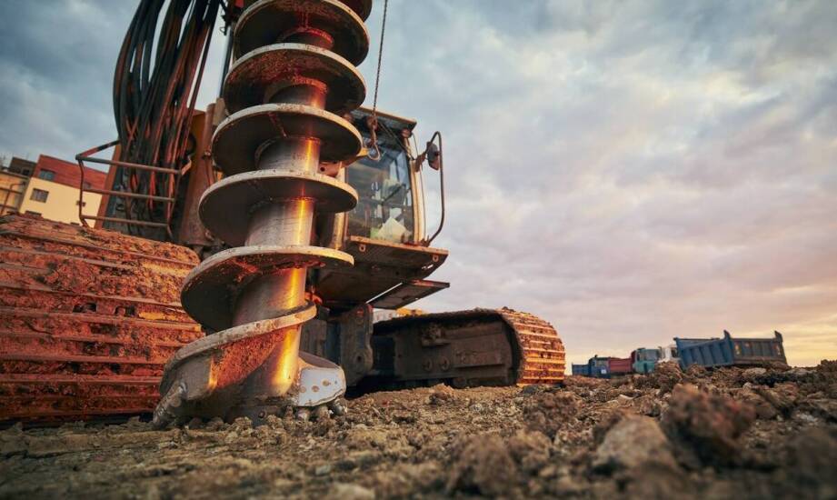 Jak udarowa wiertnica wpływa na efektywność wiercenia głębinowych studni?