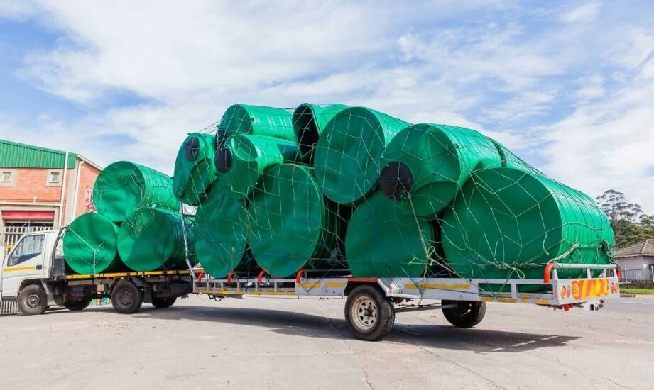 Elastyczność załadunku a plandeka firanka – jak wpływa na logistykę?