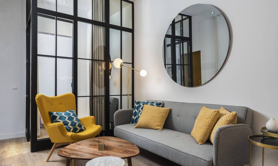 Różnorodność zastosowań dekoracyjnego szkła w aranżacji mieszkań