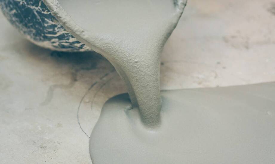 Dlaczego jakość zaprawy do naprawy betonowej posadzki jest kluczowa dla trwałości konstrukcji?