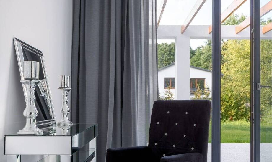 Nowoczesne plisowane moskitiery: eleganckie i praktyczne rozwiązanie dla Twojego domu