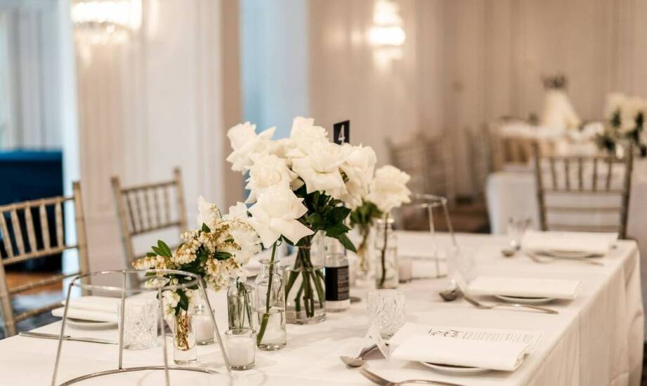 Jakie ozdoby sprawdzą się najlepiej w klasycznych komunijnych dekoracjach?