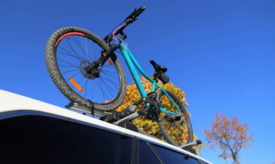 Jak dbać o dachowy bagażnik, by służył przez lata?