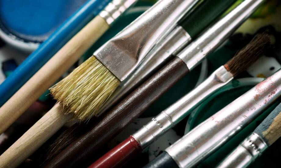 Unikalne ręcznie malowane obrazy – jak wybrać dzieło dla siebie?