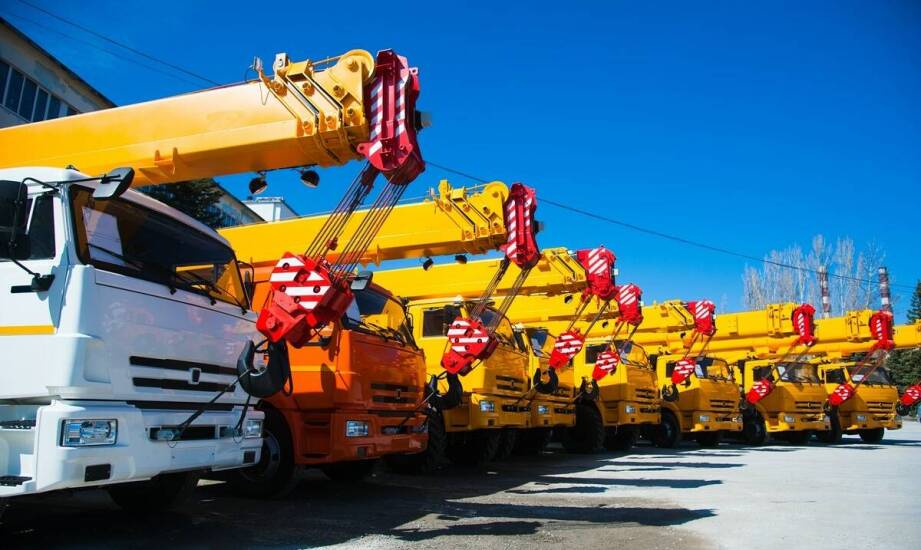 Wydajność i niezawodność ciężarówek z benzynowym silnikiem w transporcie towarowym