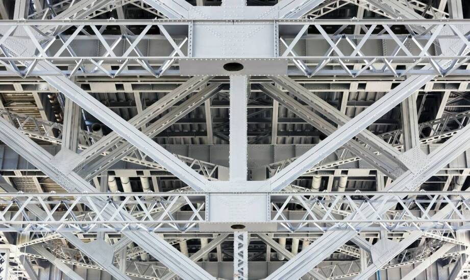 Jakie są najczęstsze błędy przy wyborze farb flame do konstrukcji stalowych?