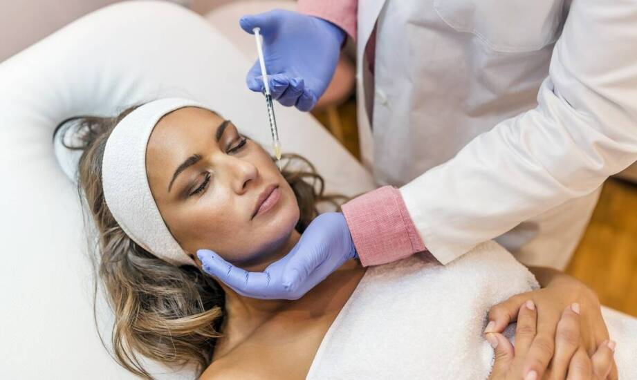 Czy zabieg usuwania ósemki w trakcie miesiączki jest wskazany?