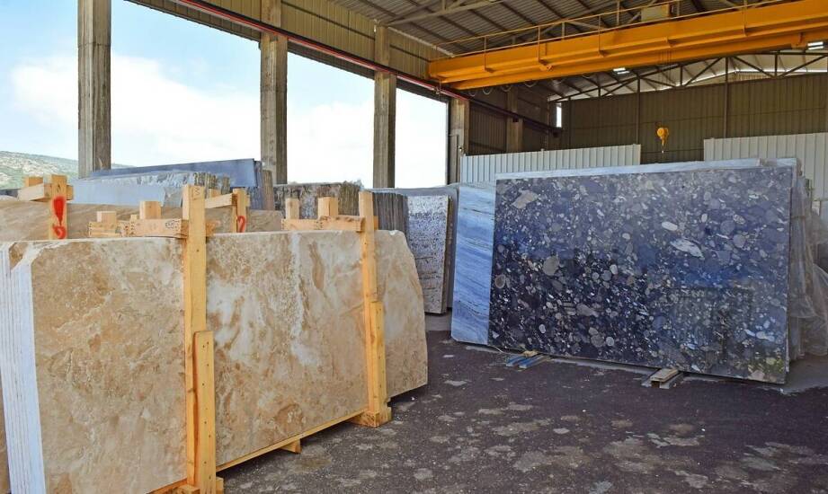Innowacyjne podejścia do obróbki granitu w zakładzie kamieniarskim