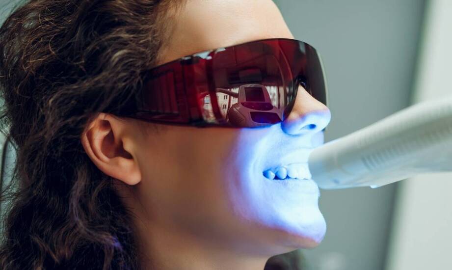 Jakie są najczęstsze problemy rozwiązywane przez estetyczną stomatologię?