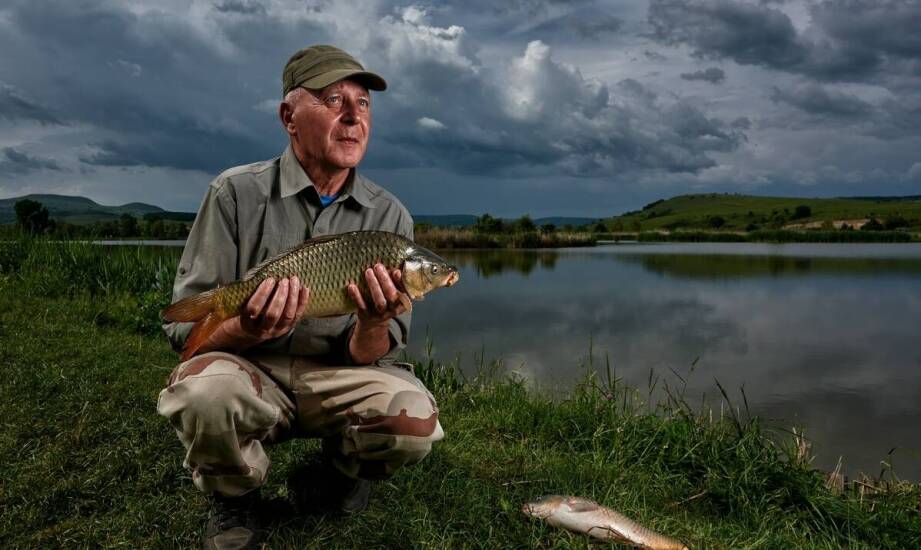 Jak dobrać odpowiednią wędkarską odzież do zmiennych warunków pogodowych?