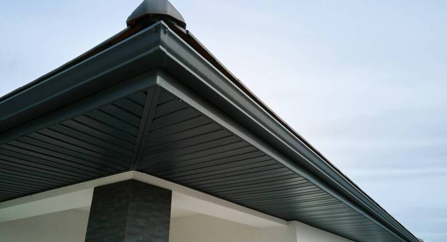 Einsatz von Dachrandabschlüssen in Entwässerungssystemen