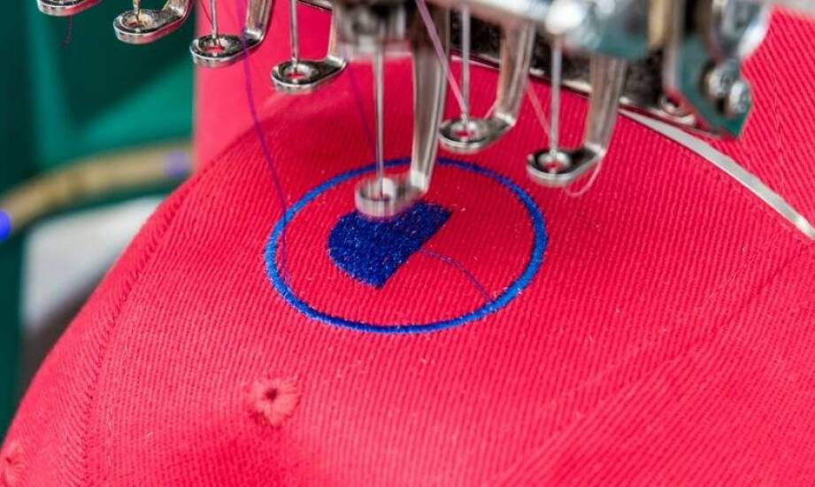 Zastosowanie tekstylnych etykiet w przemyśle odzieżowym i ich zalety