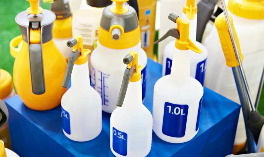 Czyszczące preparaty jako klucz do utrzymania czystości elewacji