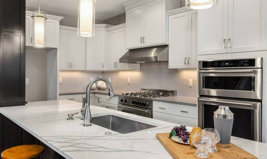 Porównanie różnych modeli zlewowych baterii – na co zwrócić uwagę?