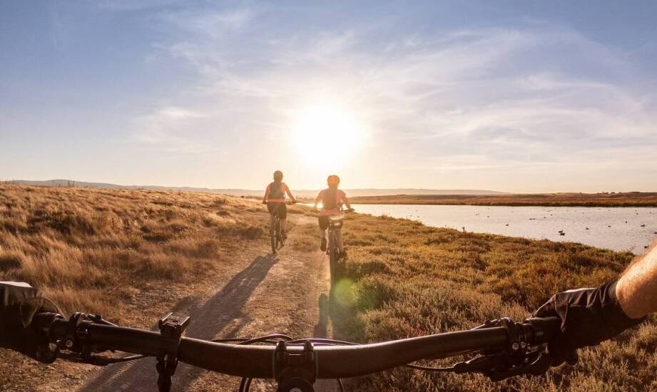 Trasy spacerowe i rowerowe - odkryj uroki okolic przy naszym pensjonacie