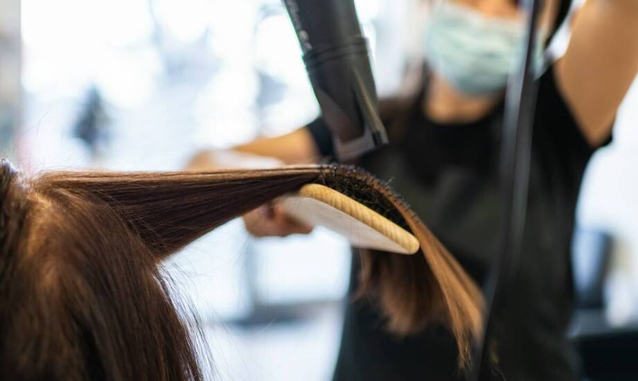 Jak krioterapia wpływa na odbudowę włosów uszkodzonych?