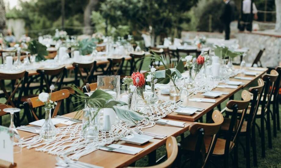 Papierowe słomki jako element kampanii marketingowej – inspiracje i pomysły