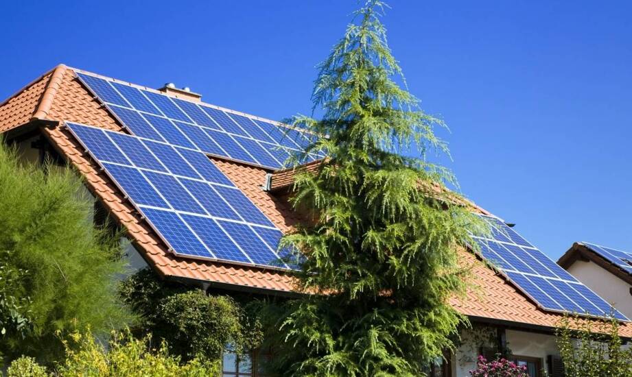 Wpływ instalacji fotowoltaicznych na redukcję emisji CO2 w domowych gospodarstwach