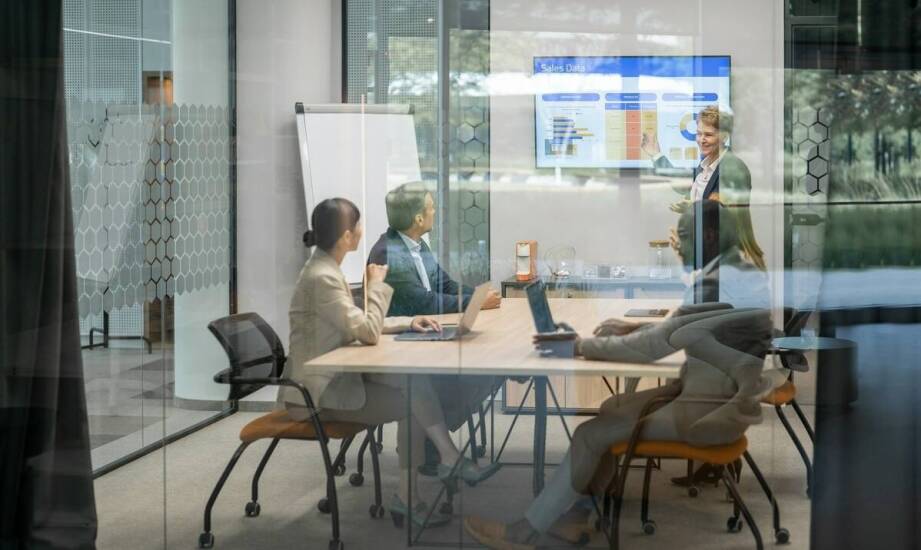 Konsekutywne tłumaczenia i ich zastosowanie w biznesowych spotkaniach