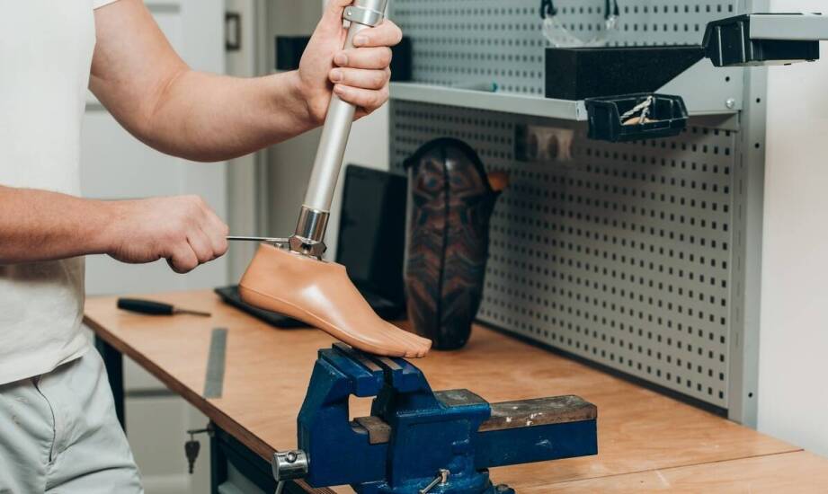 Innowacyjne technologiczne rozwiązania w produkcji sztucznych nóg