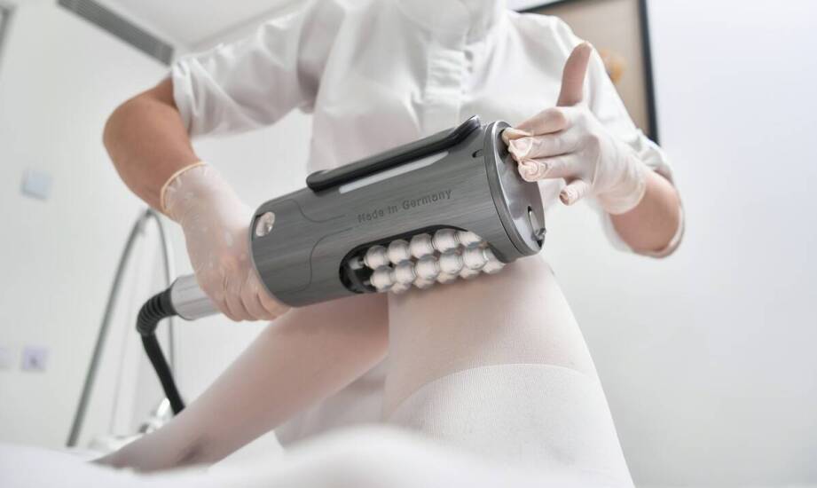 Rola pneumatycznego masażu w rehabilitacji – korzyści i ograniczenia