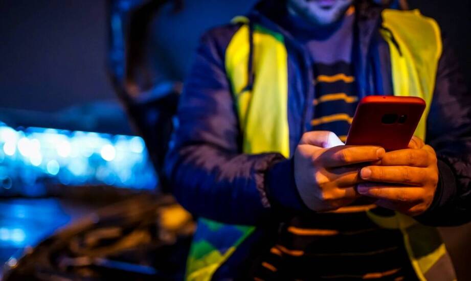 Jak pomoc drogowa obsługuje przypadki autolawetą 24/7?