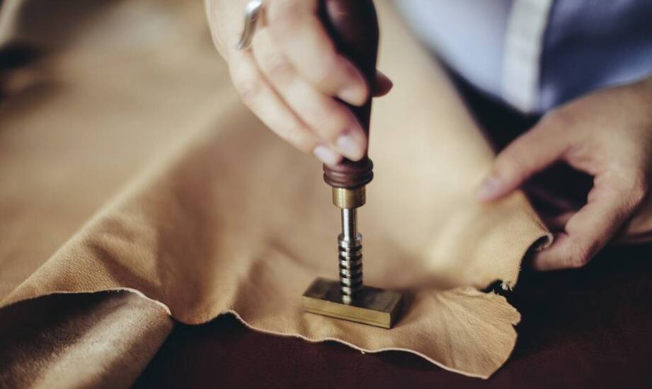 Wsypowa tkanina a standardy jakości – co warto sprawdzić przed zakupem?