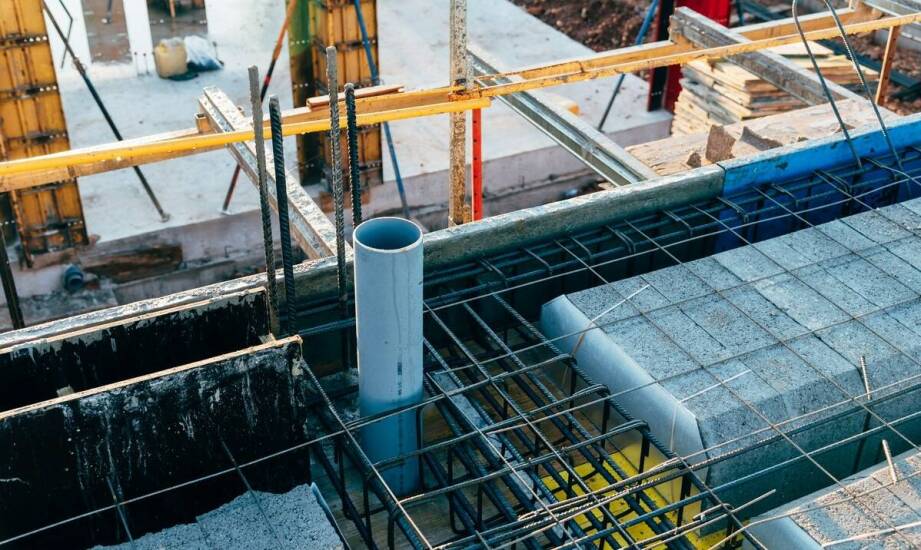 Jakie są różnice między tradycyjnymi a nowoczesnymi podmurówkami?