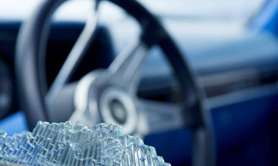 Jakie są skutki zaniedbania regeneracji uszkodzonych pasów do bezpieczeństwa?