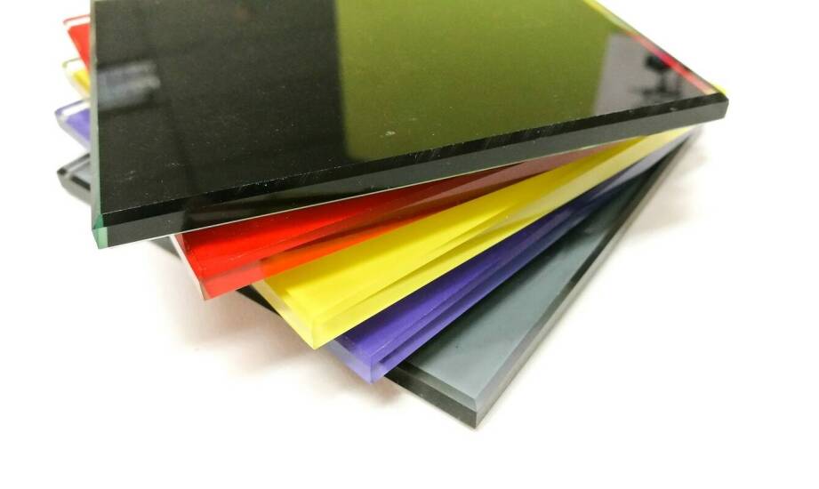 Jak anodowanie aluminium wpływa na trwałość znamionowych tabliczek?