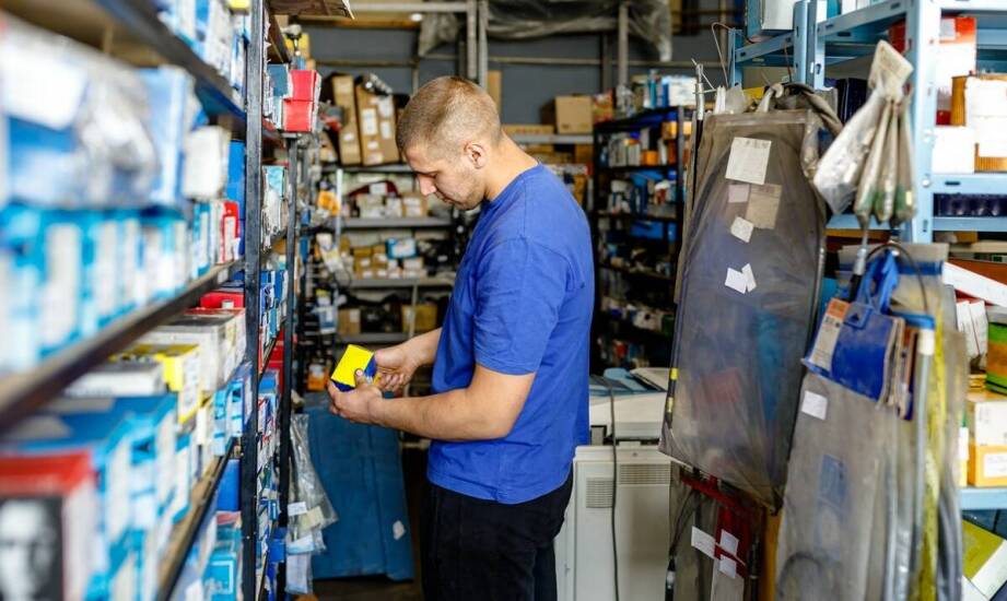 Jakie kryteria brać pod uwagę przy wyborze części do zagranicznych marek maszyn?