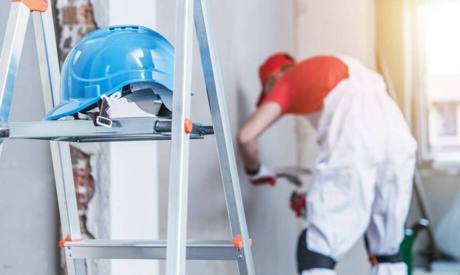 Jak dopasować wysokość dwustronnej drabiny do specyficznych potrzeb?