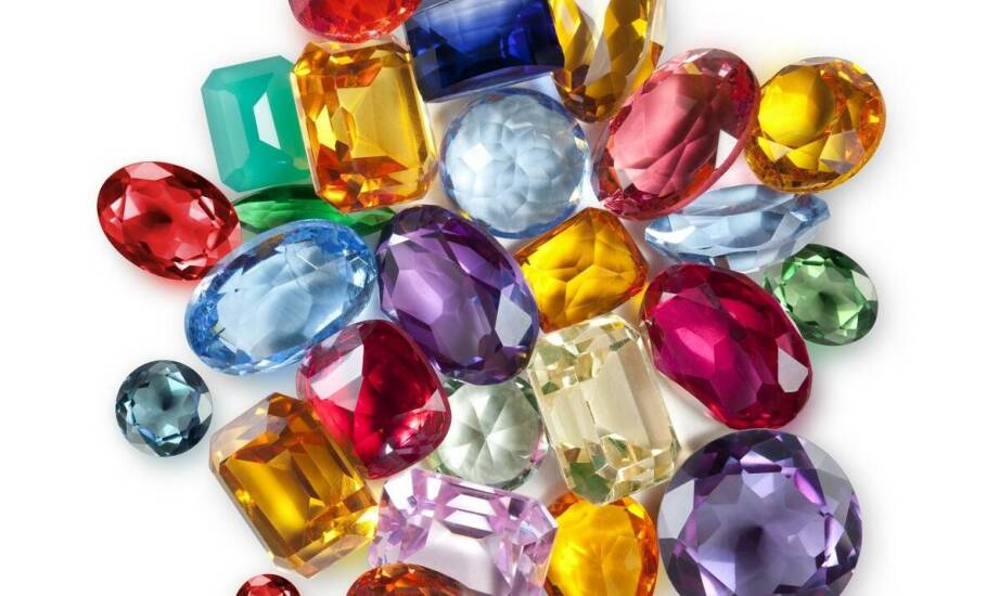 Czym kierować się przy wyborze hurtowni z kamieniami szlachetnymi?