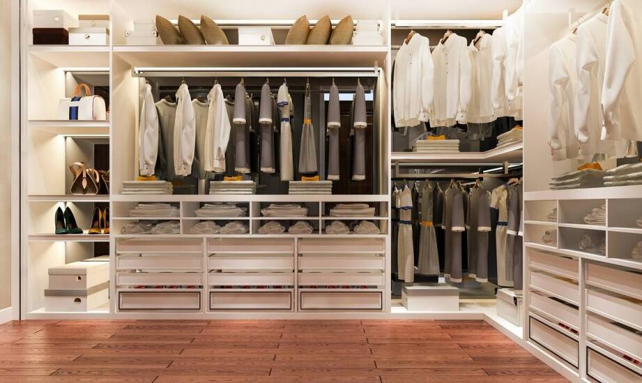 Zalety regulowanych półek na buty – dostosuj przestrzeń do swoich potrzeb