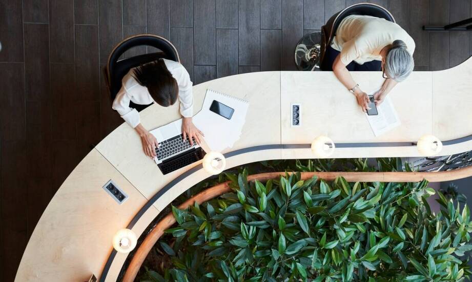 Komfortowe warunki pracy w przestrzeniach coworkingowych w centrum miasta