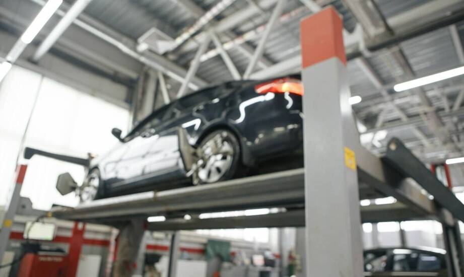 Jakie techniczne parametry są kluczowe przy wyborze samochodowego podnośnika?