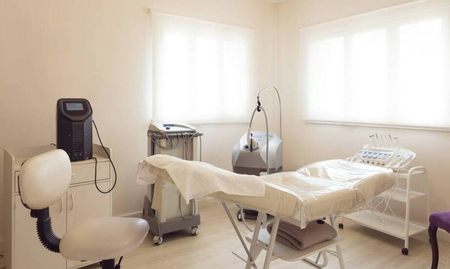 Wyzwania i korzyści związane z wyborem chirurga plastycznego w Łodzi