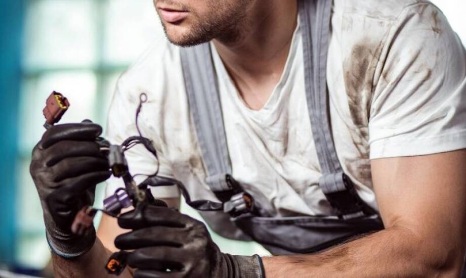 Jakie pytania warto zadać przed wyborem serwisu do regeneracji wtryskiwaczy?