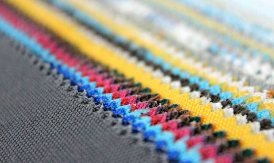 Jak miniaturowy haft może wzbogacić bawełniane ubrania?