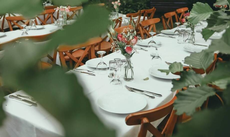 Jak dom weselny organizuje kameralne rodzinne przyjęcia?