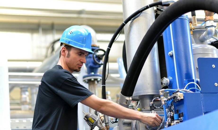 Co wyróżnia profesjonalną usługę remontu sprężarek?