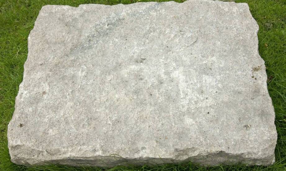 Jakie są kluczowe cechy 4-centymetrowej płytki chodnikowej, które przyciągają inwestorów?