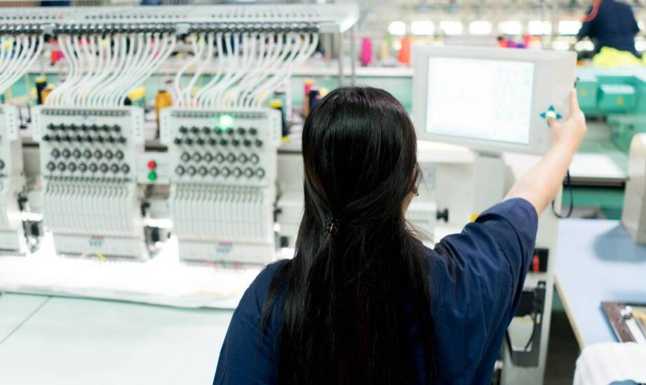 Rola komputerowego haftu od 1 sztuki w tworzeniu spersonalizowanej promocyjnej odzieży