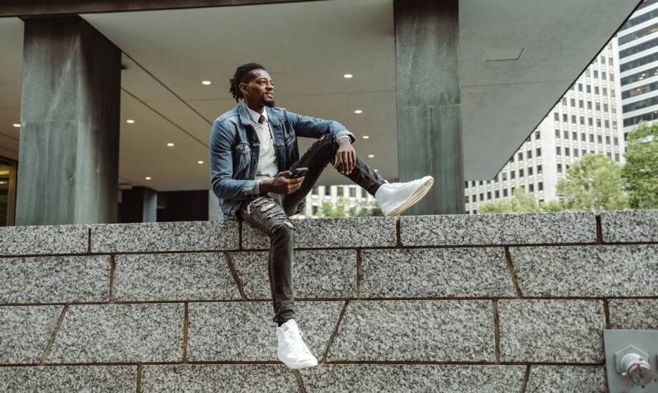 Okulary przeciwsłoneczne – jak je łączyć z codziennymi stylizacjami?